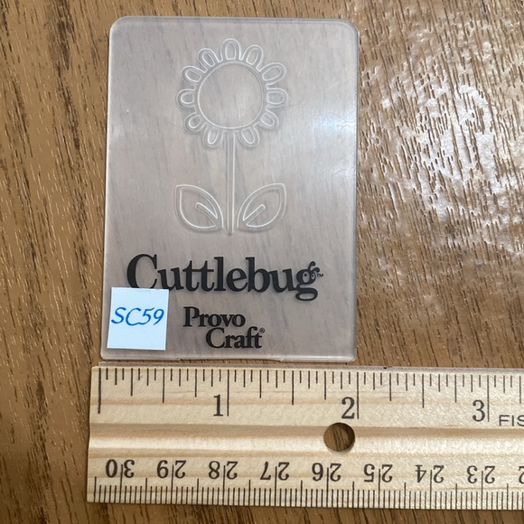 Cuttlebug Mini Embossing Folders-Flowers - Picture 6 of 6